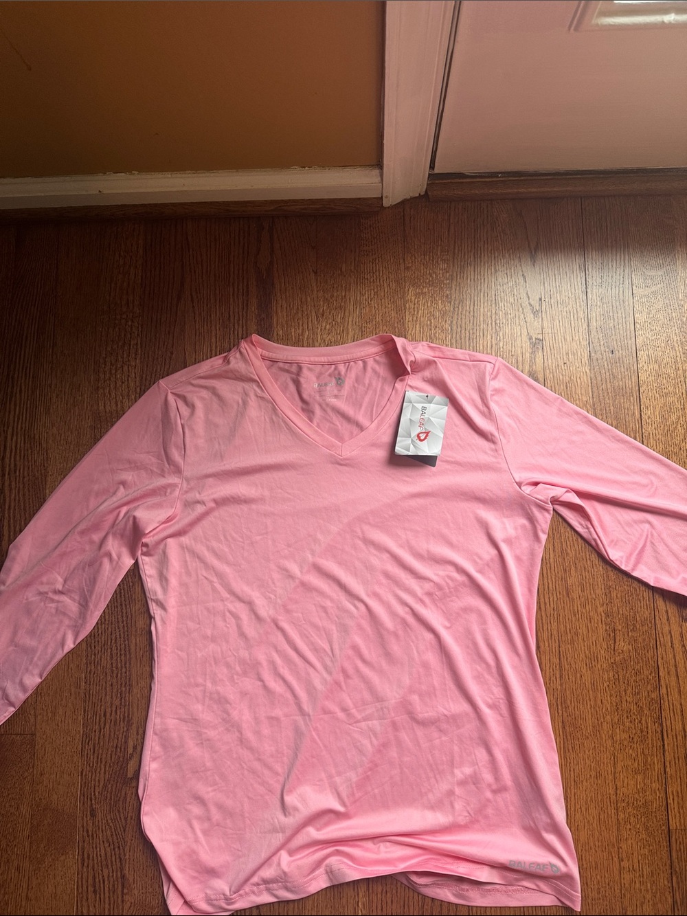 Baleaf Pink V-Neck Long Sleeve women’s work out Top